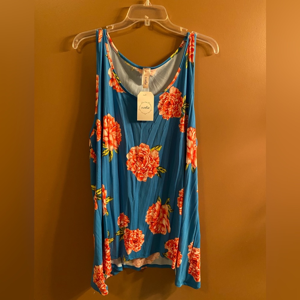 New with Tags Evelie flower sleeveless top size 3XL